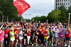 跑一场马，爱上一座城！游玩儿跑马哈尔滨。。。视频封面
