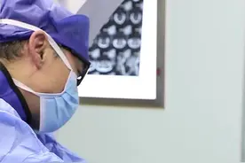 颈椎压迫神经不要怕，告诉你一个临床常用的药，但注意，用任何药物，一定要在专业医生的指导下使用，切勿自行乱服用#颈椎压迫神经 #医学科普 #硬核健康科普行动 #涨知识