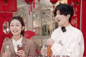 我是真的没想到吵架也能撒狗粮，秀我一脸！表白兄弟前女友后续来啦！#情侣 #恋爱 #街访