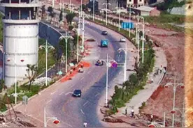 2002年左右的南滨路，修好后也是南滨路最热闹的时期，你能看出这是现在的哪一段嘛#发现老重庆视频封面