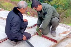 本来想给茅斯上盖盖盖的，结果爸爸说硬度还没达到，最后做了院坝栏杆#我的乡村生活 #夫妻日常 #生活vlog #记录真实生活视频封面