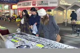 另一个路人小姐姐也想加我微信，最后只能带着遗憾离去