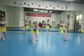 幼儿三级考试舞蹈《小小服装设计师》#儿童舞蹈 #幼儿舞蹈视频封面