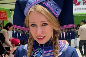 中国56个民族是一家，这就是民族团结的魅力！#用镜头表白广西 #相约歌海乐游广西#花点时间游广西 #广西三月三潮玩邀你来视频封面