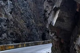 此生必驾南太行大峡谷，也是最经典的免费自驾路线之一。导航山西省陵川县双底村即可到达！#太行山风景 #自驾游风景 #大山深处自然美 #中国最适合自驾游的公路推荐视频封面