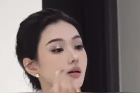 2025年啦，还有人不会这个5分钟盘发教程吗 #冬日专属氛围感拉满了 #氛围感 #高级感 #美出高级感 #御姐