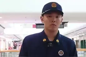 遇到扶梯故障不要慌，我来教你如何应对！ #消防员不管到哪都是热心肠 #安全知识视频封面