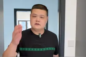 我看谁家的柜子还做"一门到顶"，这种"分段式柜门"不香么？#全屋定制#衣柜#装修知识#孝感装修