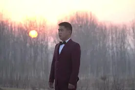 结婚回放 雨弟再三跟我说，天不亮就起来拍了