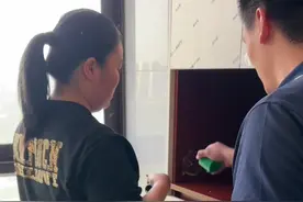 柜子标签怎么轻松处理不留底胶#实用小技巧视频封面