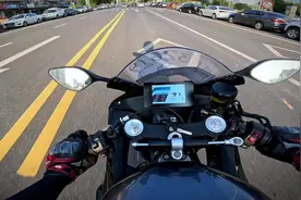 #第一视角 试驾#凯越450rr  动力很足 很轻 油门响应很快