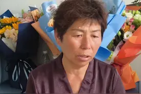 母亲含泪回忆儿子连救5人细节：力气几乎耗尽，给母亲磕头后，转身跳湖救出第5人。