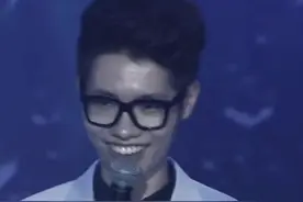 如果不是当年因为颜值，他早就大红大紫啦！其实他的歌曲曲经典耐听。#经典音乐#李行亮#回忆里的那个人视频封面