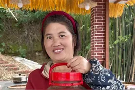 金樱子泡酒 金樱 子泡酒的做法，是老一辈人传承下来的方法，真的非常简单，兄弟姐妹们，现在正是泡酒的好季节，给自己泡上一罐吧 #金樱子 #金樱子泡酒方法 #泡酒 #中国浸泡酒专家 #新农人计划2024视频封面