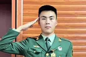 退役九年了，战友你们的春秋常服还能穿上不！还能控制自己的体重不！你们过的还好不！#八一建军 #退伍不褪色