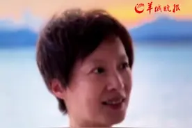 49岁演员徐露晒海边起舞视频，其曾在《情深深雨濛濛》饰演可云，与李冰冰、任泉是同班同学。网友：这才是这个年龄最真实的样子。（编辑：赵翊辰；审签：岑杰昌）#可云 #情深深雨濛濛