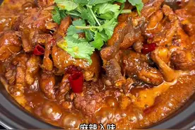 火锅鸡家常做法，肉质鲜嫩麻辣入味，比饭店的还好吃，超下饭 #火锅鸡 #美食教程 #鸡公煲 #下饭菜 #妈呀太香了视频封面