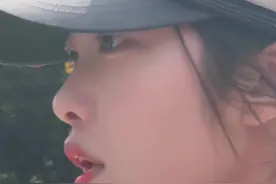 穿连帽衫当头盔了 也不听劝告还振振有词 兔子警官不惯着，开始摇人。#现场实拍 #杭州视频封面