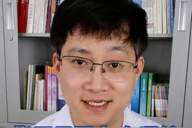 指甲月牙少、有竖纹，是身体不好吗？ #指甲月牙 #指甲竖纹 #倒刺乱撕的后果 #抖出健康知识宝藏视频封面