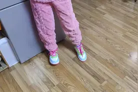 暴走鞋应该没有孩子会不喜欢吧？伸缩自如的轮子，不影响走路视频封面