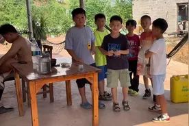 几个小家伙，来体验越野摩托车#同学 #童年 #广西南宁视频封面