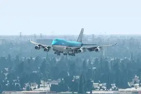 #一起看飞机 #抖音看世界 #飞机降落 #被眼前的景象惊呆了视频封面