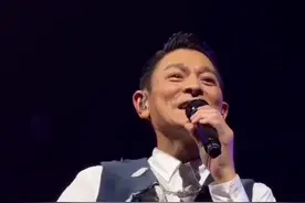 刘德华杭州演唱会安保情况 堪比杭州亚运会，场内场外都是密集的安保人员，演唱会结束前后都有警车护送刘德华回酒店@刘德华 #刘德华 #刘德华杭州演唱会 #刘德华重庆演唱会 #刘德华深圳演唱会 #刘德华故事视频封面