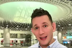 在深圳二十年的老外，体验不一样的科技与温暖！#五一出游#老外在中国#华为服务日#在你身边的华为温度视频封面