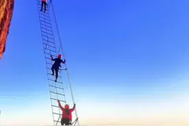 想不开了都不敢去玩#天梯#张家界#七星山七星山飞拉达天梯#孬种#勇敢视频封面