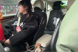 什么？？蜜雪冰城塌房了？ 赶紧喝口柠檬水压压惊～#蜜雪冰城塌房 #315 #蜜雪冰城 #蜜雪冰城塌房的各方反应 #搞笑视频封面
