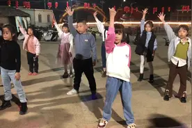小朋友跳的科目三完整版来啦！#科目三舞蹈 #全世界都在跳科目三视频封面