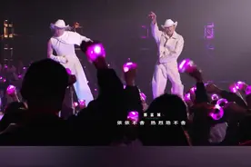 #声生不息  #郭富城声生不息连跳三首  在郭富城 的《狂野之城》中感受到一种都市的狂野与热情，描绘了一种对自由与激情的追求。#声生不息大湾区季收官视频封面