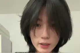 今天教一下男生变帅之穿搭篇 #长发男生 #男生稍微打扮一下就不一样了 #男生穿搭