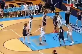 别再埋头苦干原地杵了，篮球其实可以很简单，教科书式发球战术，开球即结束战斗，简单到男篮球员也能一看就会#篮球教学#篮球战术#篮球视频封面