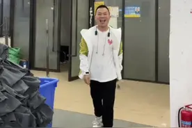 看来表哥实力不行，员工都不干了😄😄#带你走进服装厂 #努力的服装人 #打工人 #看一遍笑一遍视频封面