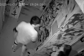 不要在我们NPC面前秀恩爱视频封面