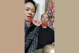 到了这个年纪，苦不能说，你得藏着，累不能说，你得扛着，痛不能说，你得忍着，哭也不能哭，你得憋着，有时候选择沉默不说话，其实不是生气，也不是心情不好，只是觉得没劲，有点累，比起说些没人理解的话，不如闭嘴，与其争辩，不如保持沉默，好与不好都是生活，尽力就好。 