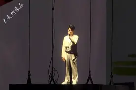 10.28误以为你以为#演出现场视频 #张云雷视频封面