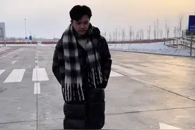 黎明的那道光，会越过黑暗#光终究会洒在你身上 #万物向阳爱有力量视频封面