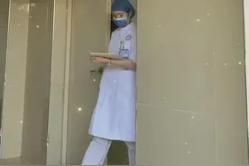 护士交班的仪式感，配上这个音乐，氛围直接拉满！#传递正能量 #白衣天使加油 #为白衣天使点赞 #医务人员最可爱 #最美医护人员视频封面
