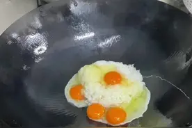 黄金蛋炒饭怎么炒才粒粒分明、又好吃、今天带你看看粤菜师傅是怎么操作的！#我的厨房日记 #蛋炒饭 #厨师 #做菜我是认真的努力做好每一道菜 #跟着抖音学做菜视频封面