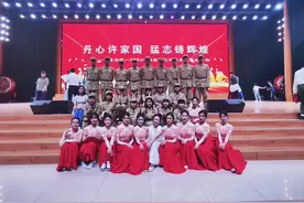 我们一起做自己的光，毕业季，明年见。加油！成品视频后续更新哦视频封面