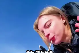 旅游时一定要这样发朋友圈，一条视频教会你分享旅游美景。 #旅行推荐官 #旅行让我看不一样的世界 #分享旅行分享快乐 #各地的风景有多奇特 #旅游朋友圈文案