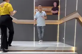 很兄弟们不知道岩板做楼梯和大理石做楼梯有什么区别，这条视频告诉你岩板做的楼梯才是刚需#岩板 #装修 #装修避坑 #建材 #全屋整装视频封面
