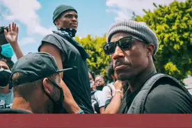 德罗赞：“我可以保证在我的球队里，没有任何人会不尊重威少。他就是那种我每场都愿意与之并肩作战的球员。” #威少的时光机 #威少 #德罗赞 #nba视频封面