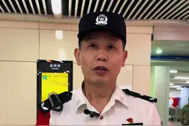 “白衬衣”民警唐伟军 #军转#派出所  #民警 #八一建军节视频封面