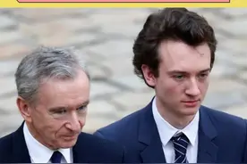 #LV三公子曾向谷爱凌表白    LV三公子的第一人选，不是Lisa，而是谷爱凌，曾疯狂向谷爱凌表白，而被谷爱凌和她妈妈一眼看透，坚决拒绝了他的追求。#娱乐评论大赏视频封面