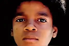 #迈克尔杰克逊 肤色变化之谜，你的疑问就用这个视频为你解答视频封面