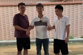 一般牵新人都会说什么吉利话？你们知道不？#湛江吴川 #婚嫁习俗有哪些 #路易车行 #路易非诚勿扰视频封面