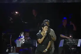 听哭了，终于等到了搀扶合唱版，太好听了，歌词超感动...#伤感音乐 #前奏一响拾起多少人的回忆视频封面